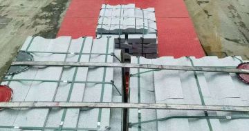 阳泉 芝麻白仿形加直形路沿石出货日常