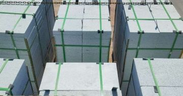 阳泉 芝麻白花岗岩5公分地铺石 花岗岩厂家工厂装车日常