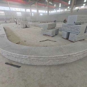 阳泉 芝麻白异形坐凳，自然面光面弧形加工