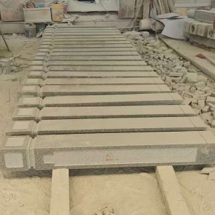 阳泉 芝麻白异形加工雕刻-栏杆大柱，方柱