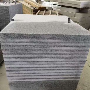 阳泉 芝麻白5公分火烧地铺成品，900*400，规格可定制