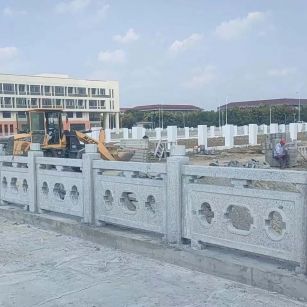 阳泉 白麻花岗岩荔枝面河道栏杆