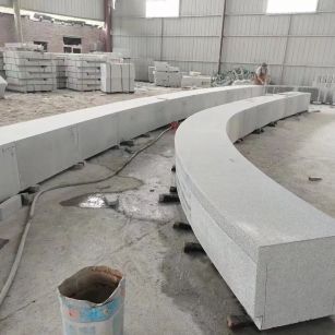 阳泉芝麻白花岗岩石板材 园林光面弧形坐凳