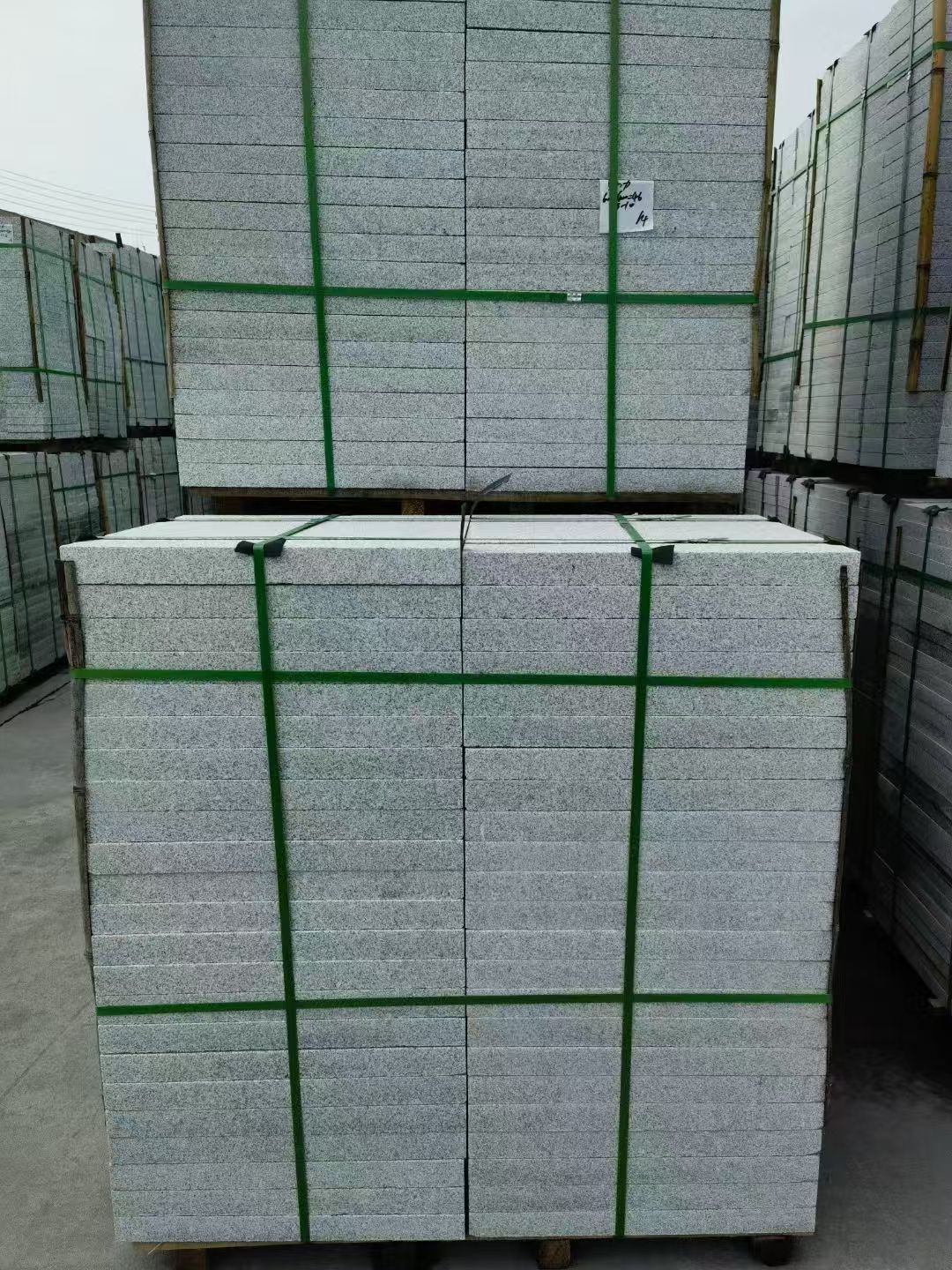 阳泉 芝麻白火烧，园林广场市政工程地铺石，1.8~5.0厚均有现货