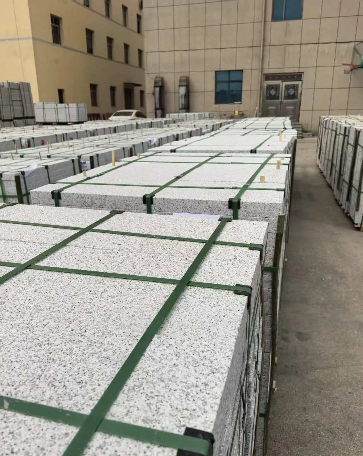 阳泉 白麻花岗岩5.0公分荔枝面地铺石