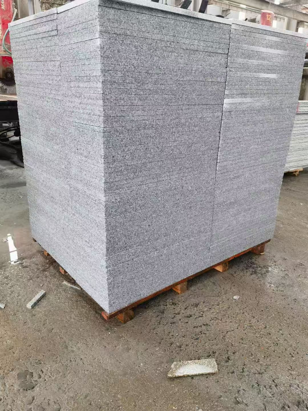 阳泉 芝麻白火烧面1.8厚300*600地铺石，尺寸标准，厚薄均匀