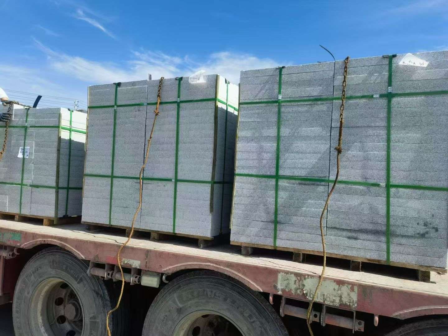 阳泉 芝麻白花岗岩地铺石装车日常