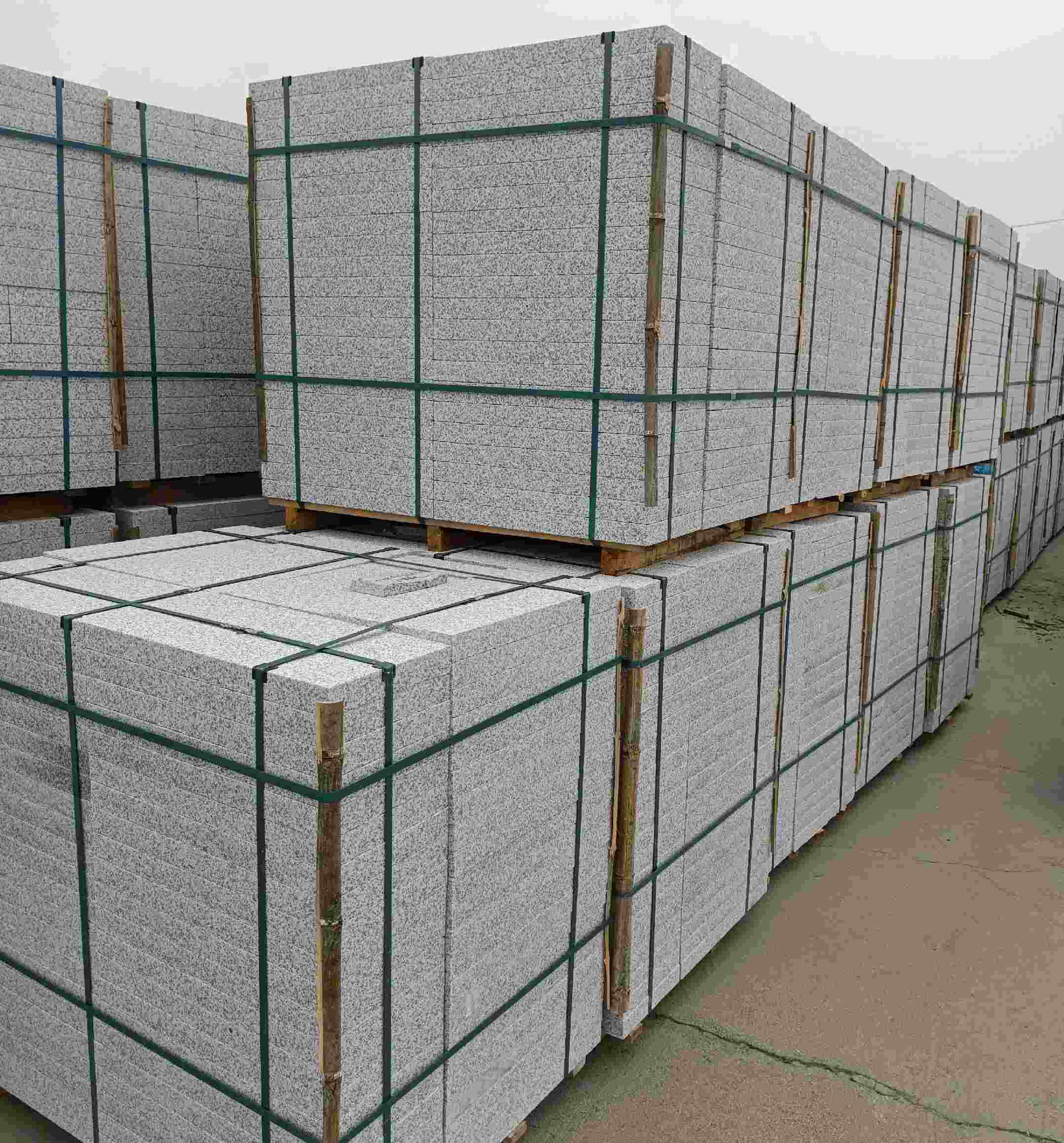 阳泉 白麻花岗岩石材荔枝面地铺石（300*600*50）