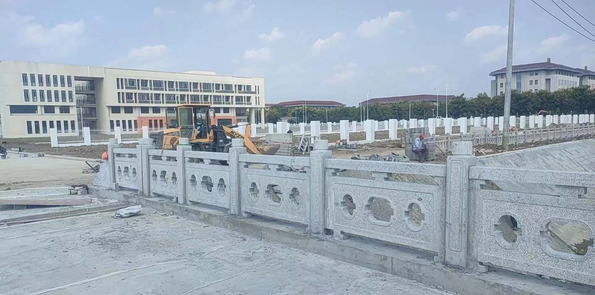 阳泉 白麻花岗岩荔枝面河道栏杆