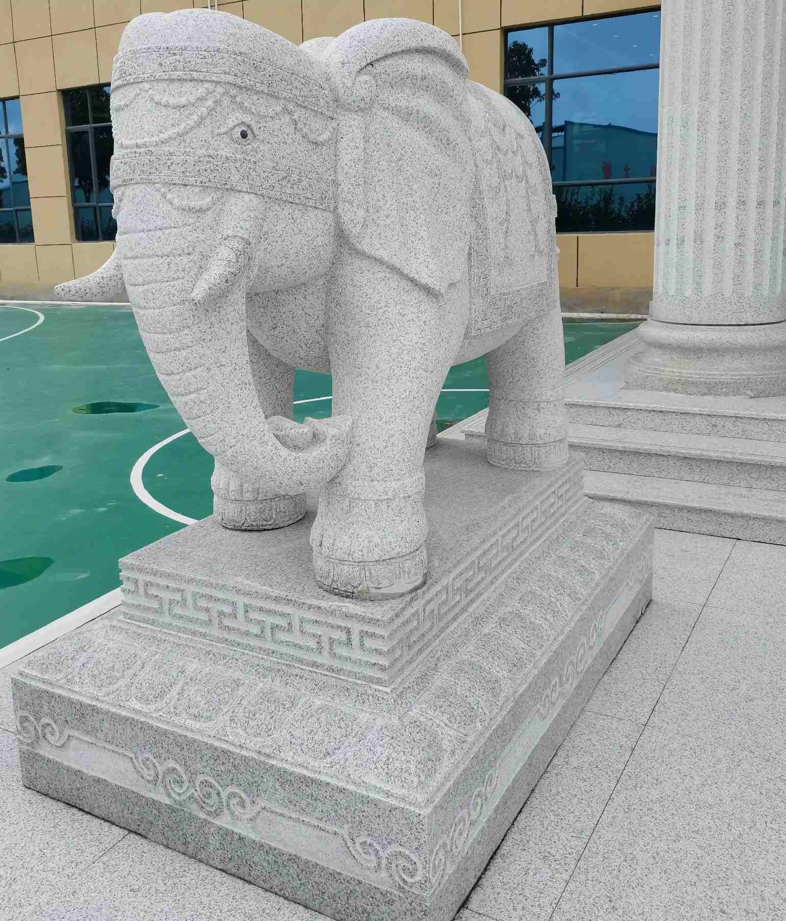 阳泉 白麻花岗岩动物异形石雕-大象