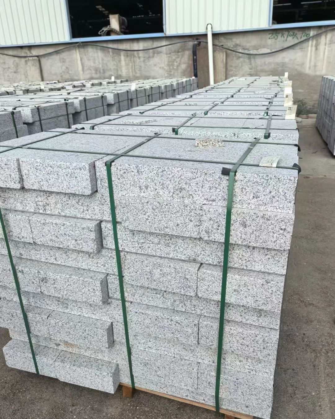 阳泉 白麻花岗岩路沿石，弧形路沿石，道牙石，马路牙子，界石，路缘石，平沿石，直岩石，平缘石等