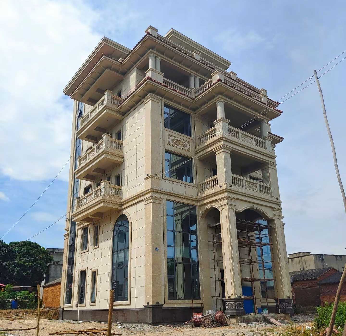 阳泉 黄金麻花岗岩石材别墅外墙干挂搭配（雕花栏杆花瓶柱门楼罗马柱）