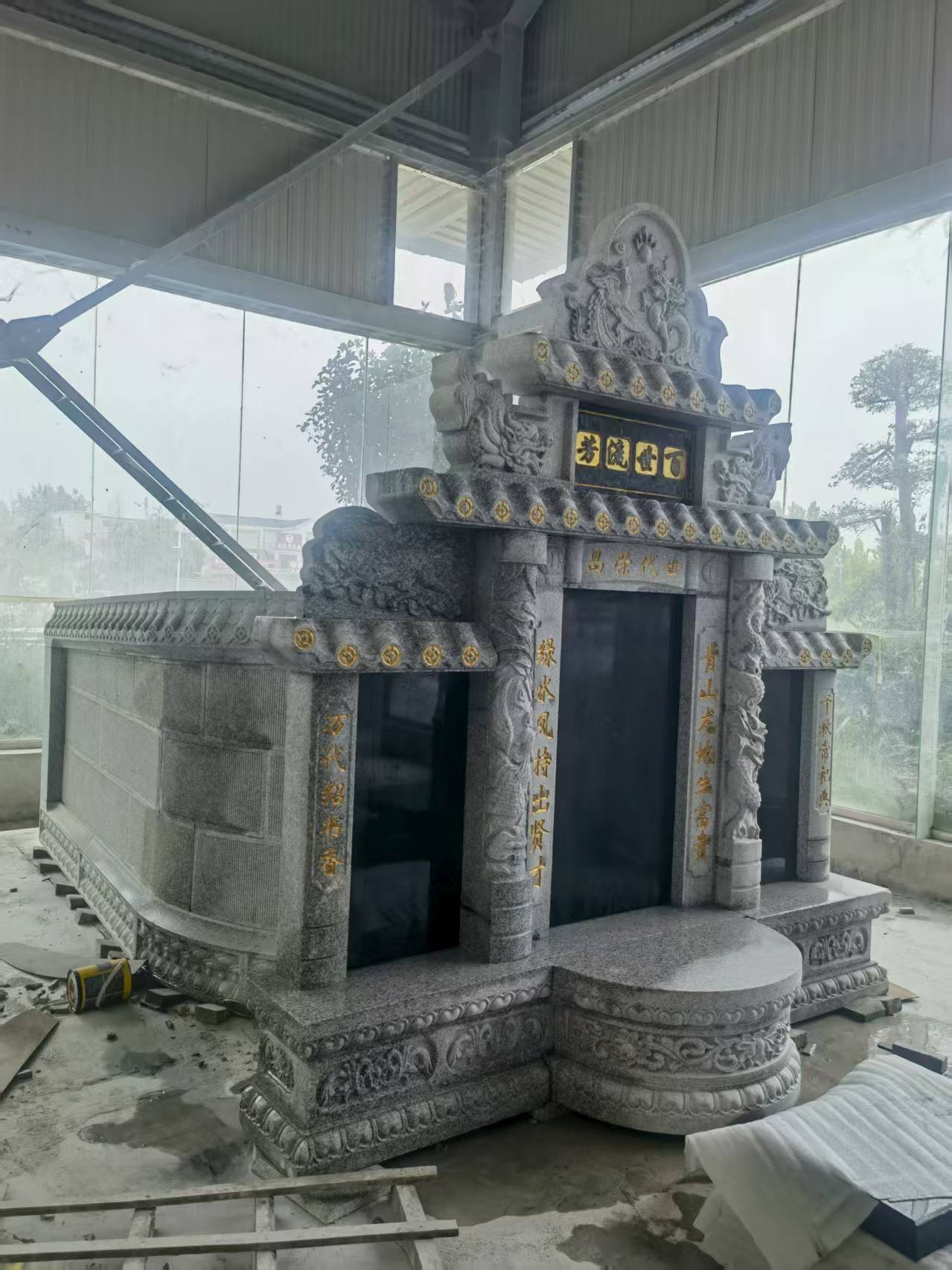 阳泉 芝麻白墓碑效果展示图