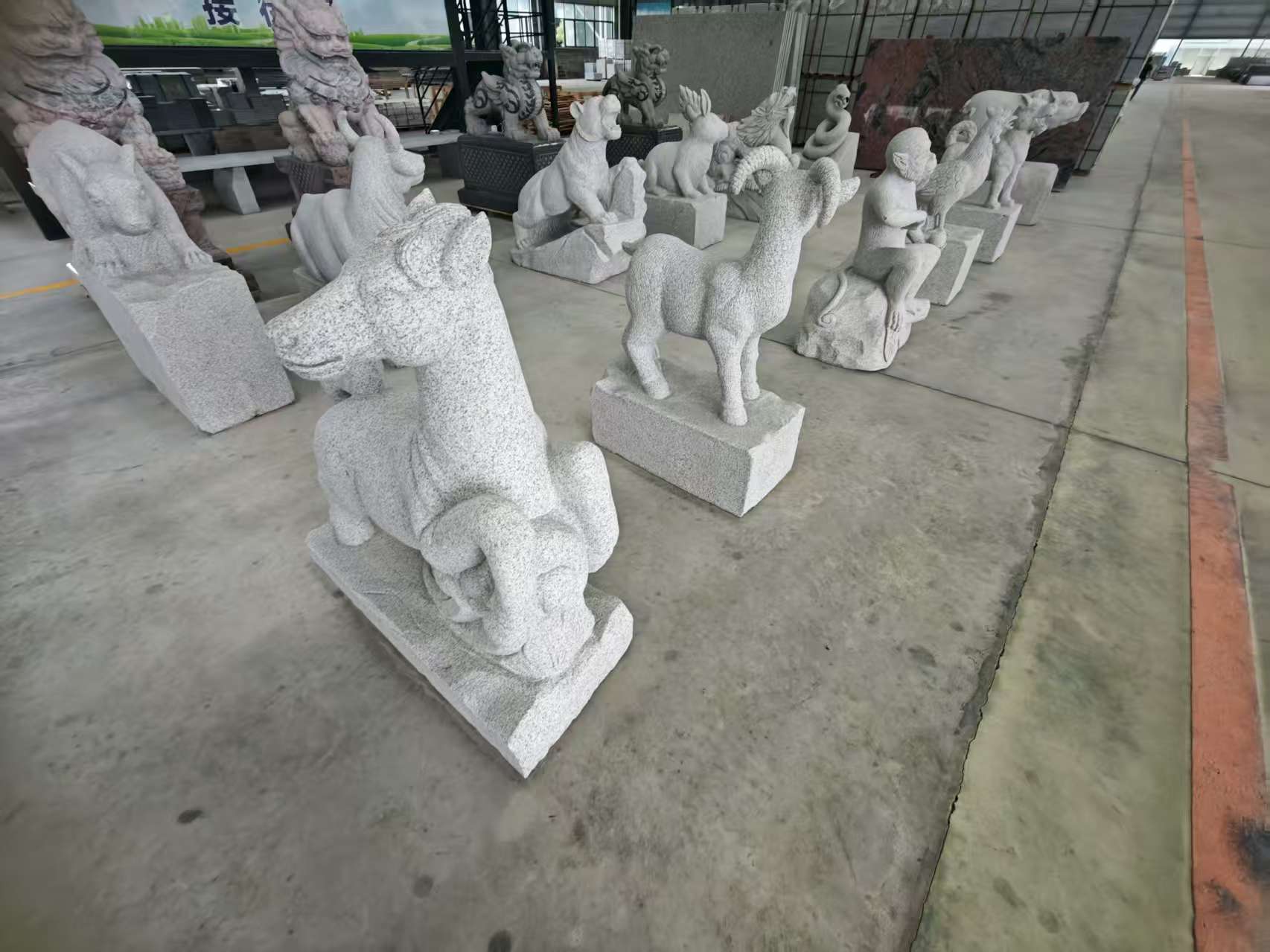 阳泉 芝麻白花岗岩造型立体雕刻——十二生肖