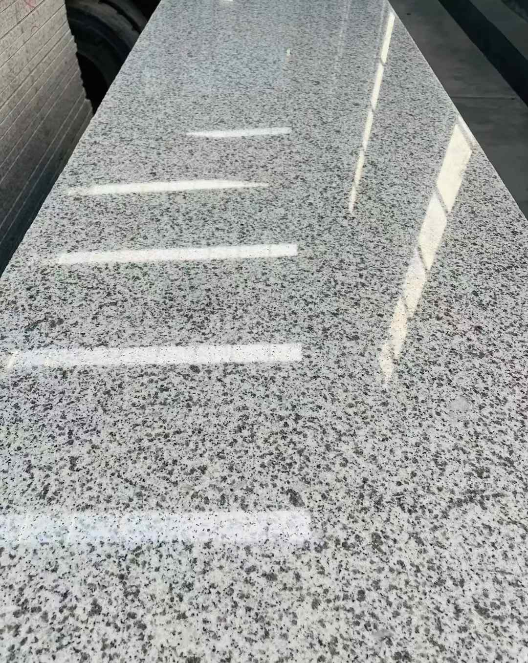 阳泉 白麻花岗岩光面毛板