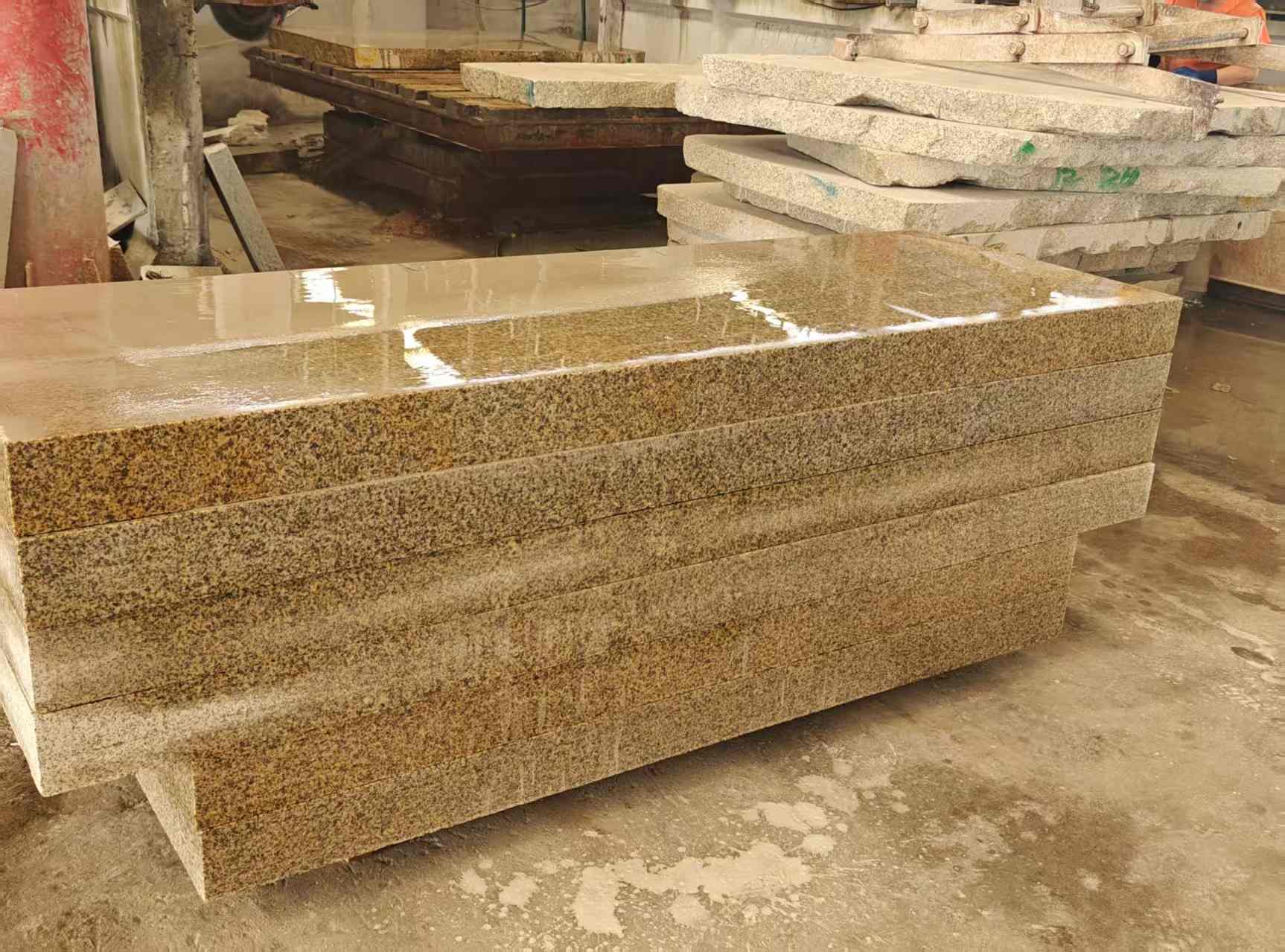 阳泉 黄金麻栏杆料半成品加工中